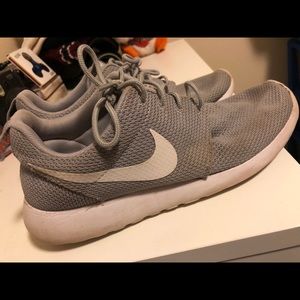 Nike Roshe Grey